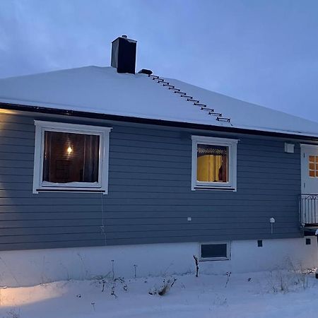 Koselig Hus I Sentrum Av Olderfjord Russenes Exterior photo